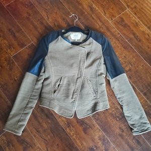 Olive Black Blazer, Jacket, Coat. Size Small. Formal Professional cut w/ pockets